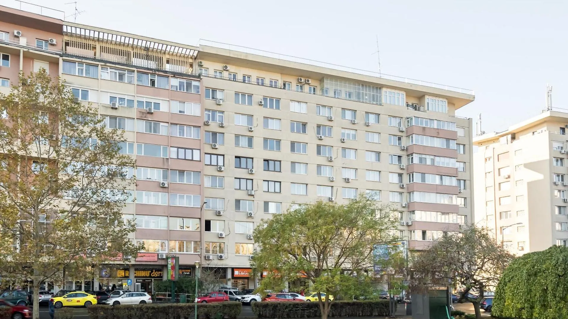 Chic Sanctuary One-Bedroom Retreat With Spectacular Landmark Views Of The Concert Hall Bucharest 0*,  Romania