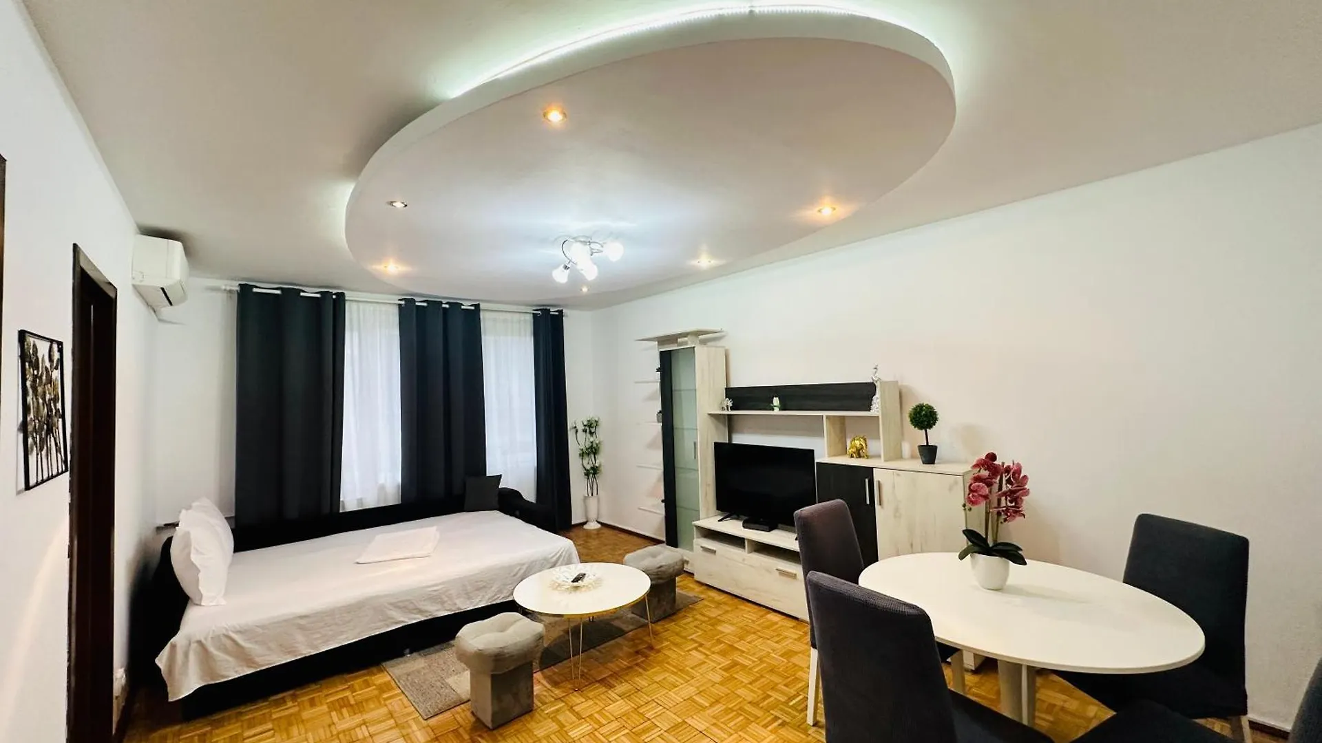 Chic Comfort 1Bdr With Landmark View - Concerthall Apartment Bucharest