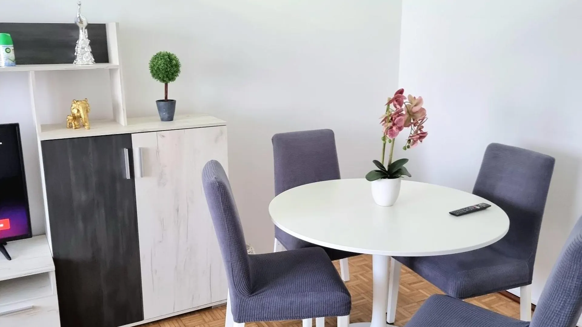 Chic Comfort 1Bdr With Landmark View - Concerthall Apartment Bucharest