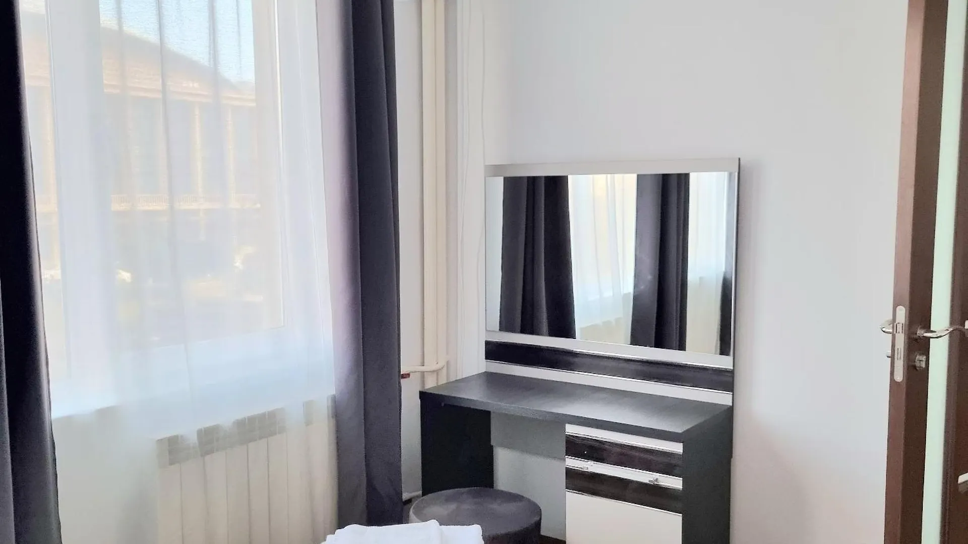 Chic Comfort 1Bdr With Landmark View - Concerthall Apartment Bucharest